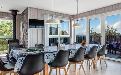 Skamhals - 700M from the Sea: Mobilia, Interior Design, Legna, Pavimentazione, Sedia, Soffitto, Cucina & Sala Da Pranzo Tavolo, Tavolo, Pavimento, Sala Da Pranzo