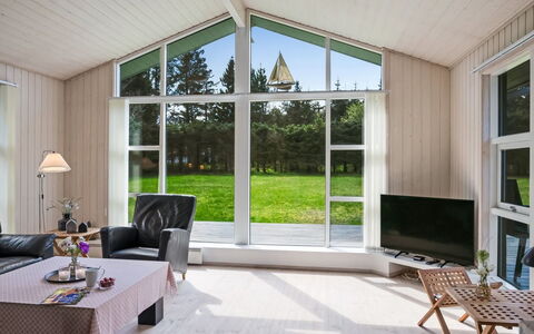 Hildburg - 1.5Km from the Sea: Legna, Interior Design, Pavimentazione, Soffitto, Pavimento, Mobilia, Soggiorno, Casa, Divano, Pavimento In Legno