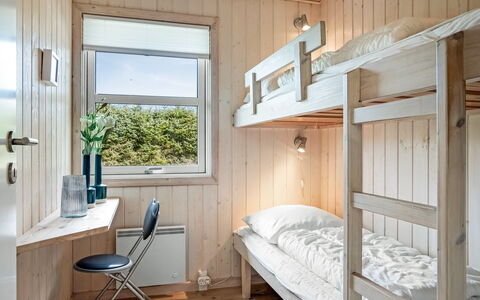 Hildburg - 1.5Km from the Sea: Camera Da Letto, Legna, Letto A Castello, Letto, Bedding, Telaio Del Letto, Lenzuolo, Pavimento, Latifoglie, Mobilia