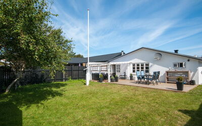 Ellanora - 400M from the Sea