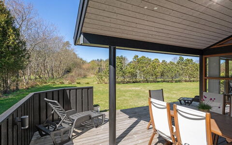 Jelin - 2.5Km from the Sea: Tetto, Casa, Casa, Villetta, Raccordo, Estate, Driveway, Edifici Giardino, Cortile, Capannone