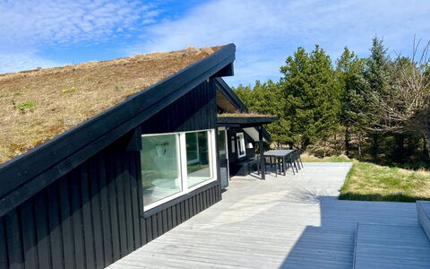 Nilson - 1.4Km from the Sea: Legna, Tetto, Casa, Villetta, Porta, Casa, Raccordo, Lotto, Edifici Giardino, Capannone