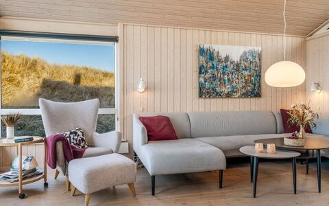Ludviga - 400M from the Sea: Mobilia, Legna, Interior Design, Pavimentazione, Pavimento, Casa, Soggiorno, Camera, Appartamento, Soffitto
