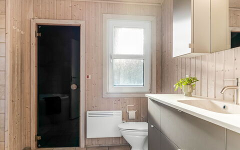 Ludviga - 400M from the Sea: Pavimentazione, Parete, Pavimento, Idraulico Fixture, Legna, Interior Design, Lavello, Bagno, Soffitto, Lavandino Del Bagno