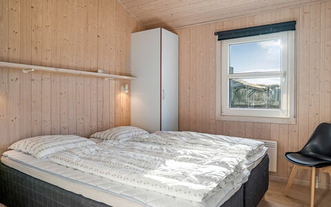 Ludviga - 400M from the Sea: Legna, Soffitto, Pavimento, Camera Da Letto, Latifoglie, Color Legno, Plank, Letto, Bedding, Design