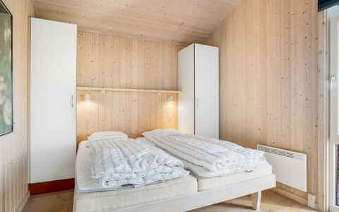 Ludviga - 400M from the Sea: Legna, Soffitto, Interior Design, Camera Da Letto, Pavimento, Pavimentazione, Letto, Camera, Bedding, Lenzuolo