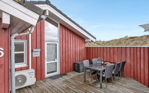 Ludviga - 400M from the Sea: Legna, Casa, Latifoglie, Plank, Deck, Color Legno, Shade, Pavimento In Legno, Balcone, Illuminazione Diurna