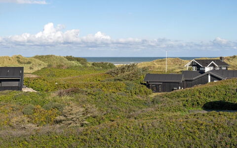 Dana - 290M from the Sea: Legna, Tetto, Architettura, Casa, Casa, Villetta, Raccordo, Latifoglie, Pendenza, Estate