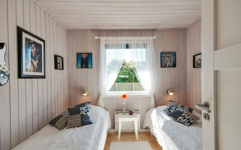 Diuri - 400M from the Sea: Interior Design, Legna, Camera Da Letto, Pavimentazione, Pavimento, Soffitto, Letto, Mobilia, Camera, Lenzuolo
