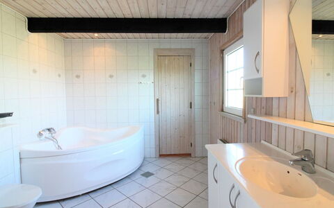 Arita - 250M from the Sea: Zona Residenziale, Tetto, Sobborgo, Driveway, Estate, Camino