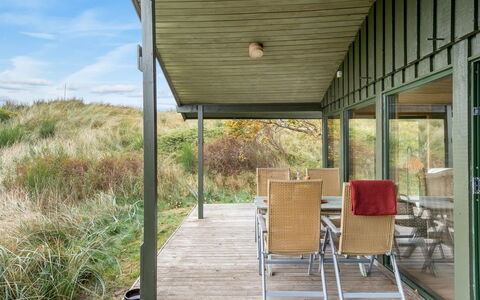 Hunved - 500M from the Sea: Legna, Portico, Porta, Mobilia, Deck, Latifoglie, Soffitto, Shade, Villetta, Sedia