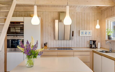 Ger - 200M from the Sea: Interior Design, Cucina, Pavimentazione, Controsoffitto, Lampada, Mobilia, Legna, Pavimento, Pavimento In Legno, Soffitto