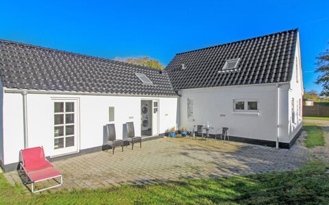 Iara - 6Km from the Sea: Appartamento, Shade, Balcone, Sedia, Recinzione, Mobili Da Esterno, Alluminio, Erba Sintetica