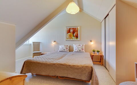 Aline - 1Km from the Sea: Letto, Interior Design, Mobilia, Camera Da Letto, Pavimento, Pavimentazione, Soffitto, Legna, Bedding, Lenzuolo