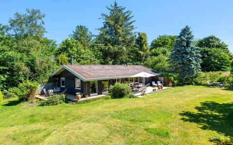 Naira - 1.8Km from the Sea: Legna, Tetto, Architettura, Casa, Casa, Villetta, Raccordo, Latifoglie, Pendenza, Estate