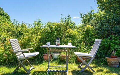Naira - 1.8Km from the Sea: Legna, Tetto, Architettura, Casa, Casa, Villetta, Raccordo, Latifoglie, Pendenza, Estate