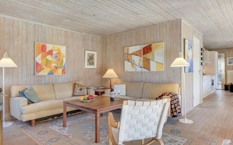 Naira - 1.8Km from the Sea: Legna, Tetto, Architettura, Casa, Casa, Villetta, Raccordo, Latifoglie, Pendenza, Estate