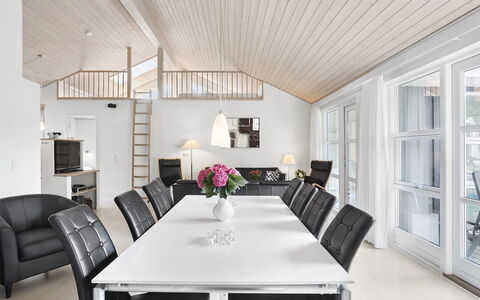 Toa - 600M from the Sea: Tetto, Casa, Lotto, Casa, Villetta, Estate, Edifici Giardino, Shade, Log Cabin, Landscaping