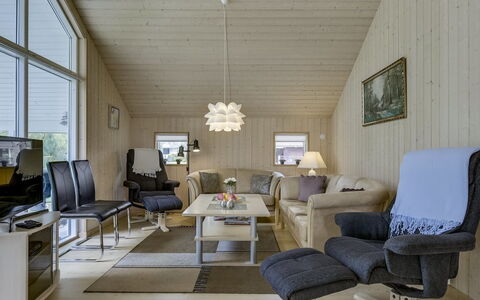 Heraldina - 800M from the Sea: Zona Residenziale, Tetto, Sobborgo, Driveway, Estate, Camino