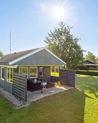 Davida - 400M from the Sea
