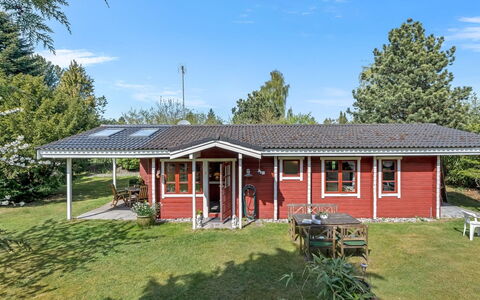 Berit - 700M from the Sea: Legna, Casa, Villetta, Casa, Tetto, Area Rurale, Raccordo, Log Cabin, Edifici Giardino, Latifoglie