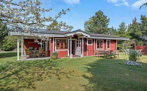 Berit - 700M from the Sea: Legna, Casa, Villetta, Casa, Tetto, Area Rurale, Raccordo, Log Cabin, Edifici Giardino, Latifoglie