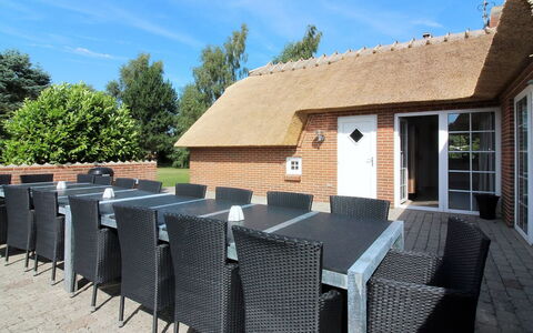 Erra - 250M from the Sea: Legna, Casa, Villetta, Casa, Tetto, Area Rurale, Raccordo, Log Cabin, Edifici Giardino, Latifoglie