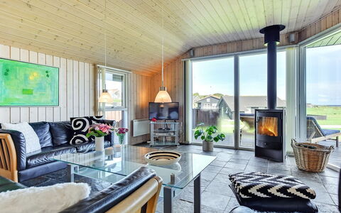 Alexis - 250M from the Sea: Casa, Villetta, Soffitto, Soggiorno, Log Cabin, Latifoglie, Lampada, Sedia, Edifici Giardino