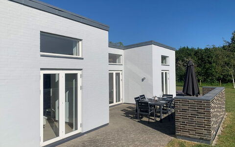 Hvenild - 800M from the Sea: Tetto, Casa, Casa, Villetta, Raccordo, Estate, Driveway, Edifici Giardino, Cortile, Capannone