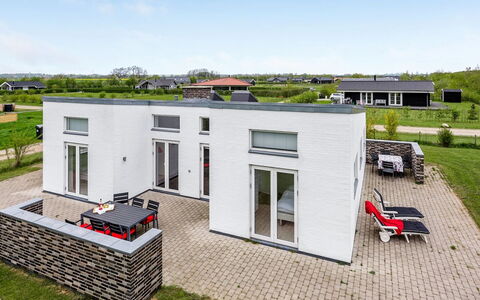 Hvenild - 800M from the Sea: Tetto, Casa, Casa, Villetta, Raccordo, Estate, Driveway, Edifici Giardino, Cortile, Capannone