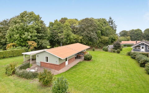 Ingebore - 350M from the Sea: Tetto, Casa, Lotto, Casa, Villetta, Estate, Edifici Giardino, Shade, Log Cabin, Landscaping