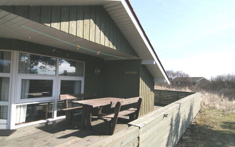 Aasa - 200M from the Sea: Legna, Raccordo, Tetto, Casa, Latifoglie, Villetta, Plank, Color Legno, Portico, Shade