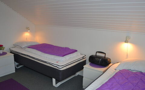 Svava - 2.3Km from the Sea: Camera Da Letto, Pavimento, Interior Design, Letto, Lenzuolo, Mobilia, Soffitto, Bedding, Biancheria, Telaio Del Letto