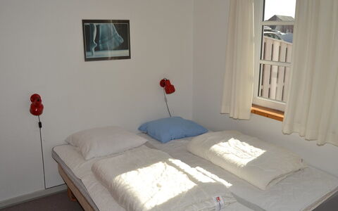 Ester - 2.3Km from the Sea: Mobilia, Letto, Legna, Camera Da Letto, Pavimento, Interior Design, Tessile, Lenzuolo, Biancheria, Bedding
