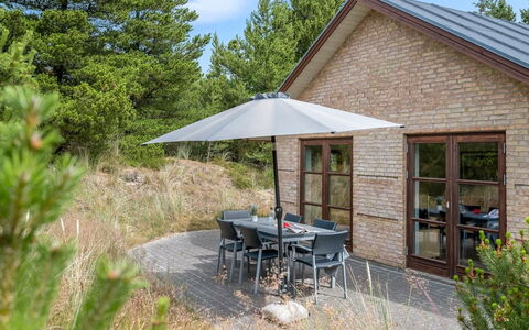 Thormar - 1.5Km from the Sea: Legna, Tetto, Architettura, Casa, Casa, Villetta, Raccordo, Latifoglie, Pendenza, Estate