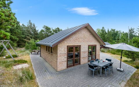Thormar - 1.5Km from the Sea: Legna, Tetto, Architettura, Casa, Casa, Villetta, Raccordo, Latifoglie, Pendenza, Estate