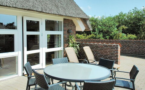 Carolin - 400M from the Sea: Erba, Casa, Tetto, Casa, Villetta, Arbusto, Lotto, Area Rurale, Agriturismo, Groundcover