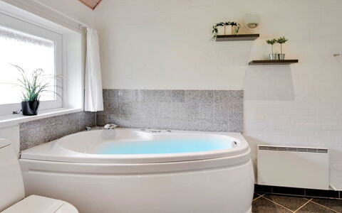 Carolin - 400M from the Sea: Erba, Casa, Tetto, Casa, Villetta, Arbusto, Lotto, Area Rurale, Agriturismo, Groundcover