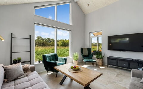 Måns - 500M to the Fjord: Interior Design, Soffitto, Mobilia, Pavimentazione, Divano, Soggiorno, Pavimento, Casa, Camera