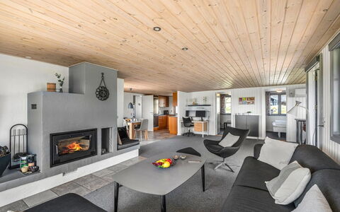 Anetta - 200M from the Sea: Mobilia, Interior Design, Pavimentazione, Soffitto, Legna, Pavimento, Divano, Soggiorno, Camera, Illuminazione
