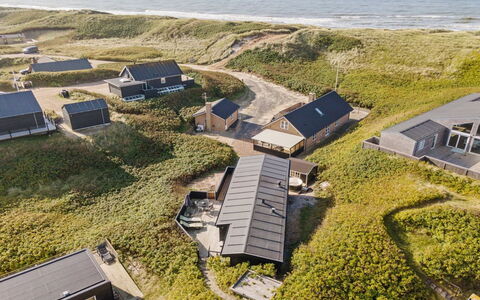 Ayu - 100M from the Sea: Villetta, Capannone, Capanna, Agriturismo, Prateria, Baracca, Fienile, Log Cabin, Edifici Giardino