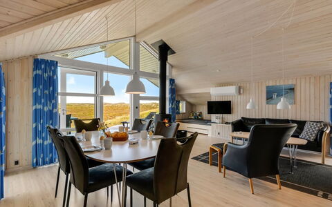 Zaga - from the Sea: Soffitto, Casa, Villetta, Lampada, Latifoglie, Shade, Pavimento In Legno, Color Legno, Soggiorno