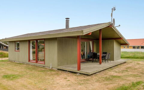 Siv - from the Sea: Arbusto, Urban Design, Groundcover, Brick, Appartamento, Estate, Muratura, Balcone, Landscaping