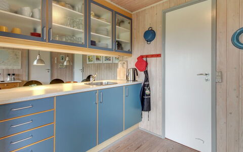 Thurgot - 720M to the Fjord: Legna, Interior Design, Pavimentazione, Soffitto, Cucina, Pavimento, Controsoffitto, Illuminazione, Mobilia, Cabinetry