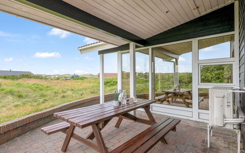 Eugenie - 450M from the Sea: Legna, Soffitto, Portico, Casa, Porta, Latifoglie, Color Legno, Villetta, Pavimento In Legno, Plank