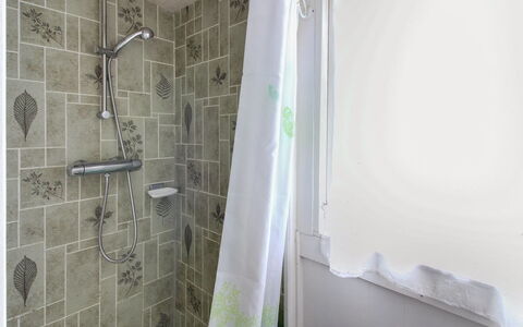 Annelotte - from the Sea: Bagno, Tenda Doccia, Idraulico Fixture, Interior Design, Pavimentazione, Pavimento, Doccia, Tenda, Idraulico, Piastrella
