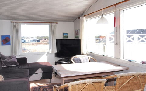 Annelotte - from the Sea: Mobilia, Legna, Interior Design, Pavimento, Soffitto, Pavimentazione, Casa, Porta, Sedia, Soggiorno