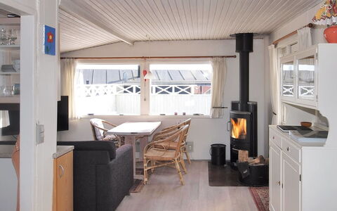 Annelotte - from the Sea: Mobilia, Soffitto, Pavimento, Sedia, Soggiorno, Color Legno, Latifoglie, Divano, Loft