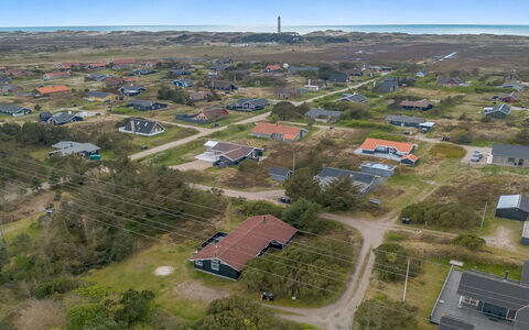 Andrie - 800M from the Sea: Arbusto, Urban Design, Groundcover, Brick, Appartamento, Estate, Muratura, Balcone, Landscaping
