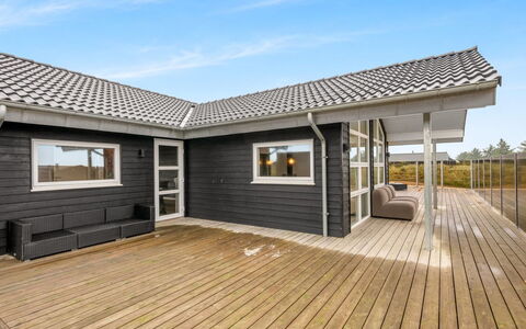 Tola - 450M from the Sea: Legna, Tetto, Porta, Casa, Raccordo, Villetta, Plank, Latifoglie, Deck, Portico